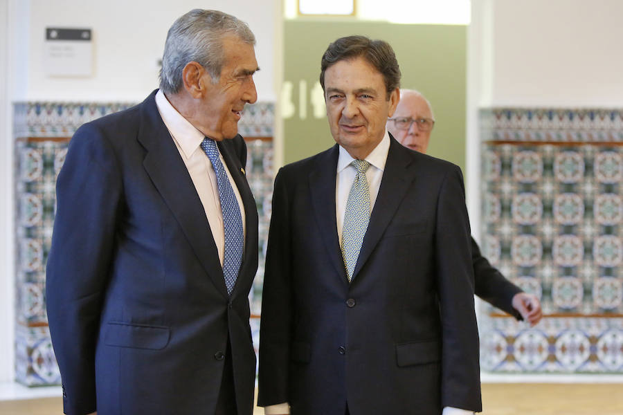 La institución ensalza a Torcuato Fernández-Miranda en sus nuevos locales