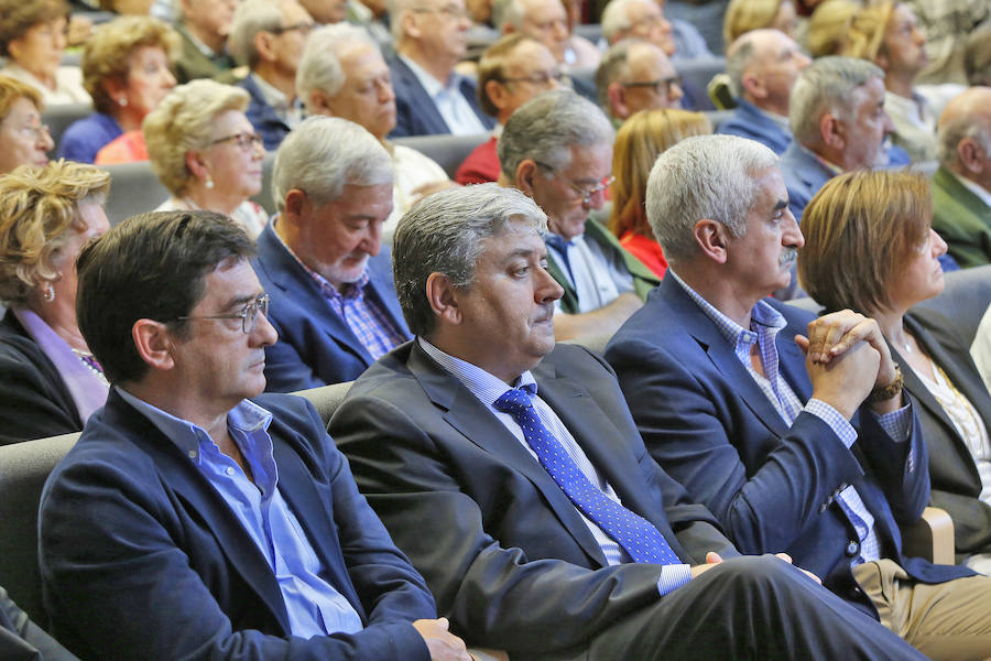 La institución ensalza a Torcuato Fernández-Miranda en sus nuevos locales