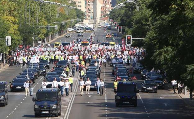 Conductores de VTC protestan este jueves en la Castellana de Madrid.