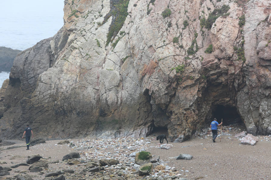 Policía, Bomberos y Guardia Civil rastrean por tierra y mar para localizar a los desaparecidos, dos vecinos de Oviedo y Avilés