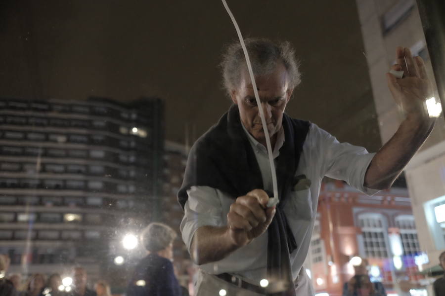 La cita reúne alrededor de las galerías y los espacios públicos a numerosos público que acudió a disfrutar de variadas actividades