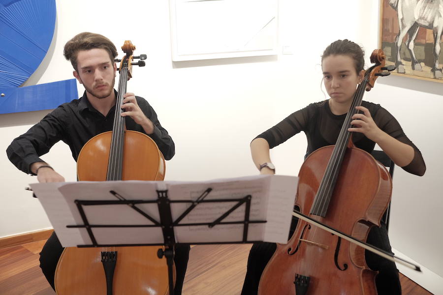 La cita reúne alrededor de las galerías y los espacios públicos a numerosos público que acudió a disfrutar de variadas actividades