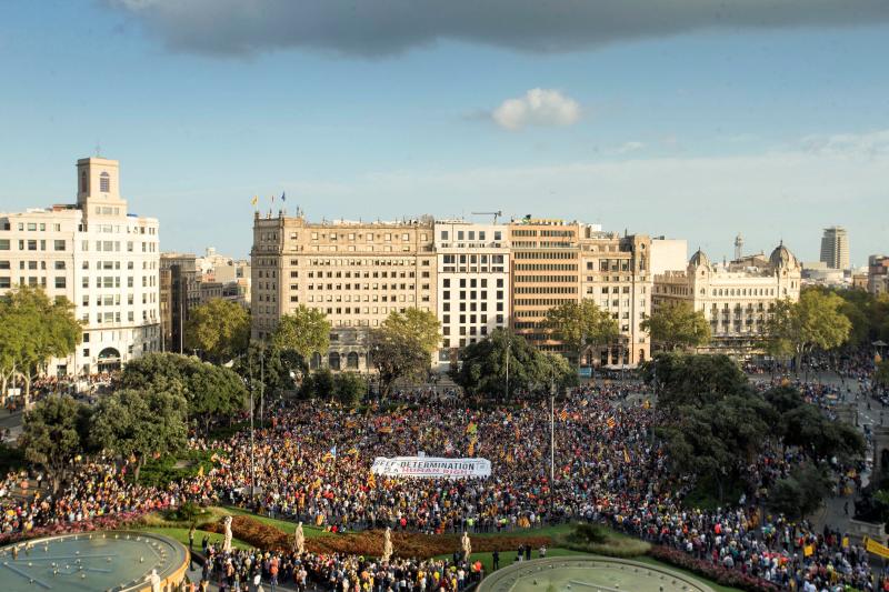 180.000 personas han acudido a la manifestación de Barcelona para conmemorar el primer aniversario del 1-O, según la Guardia Urbana