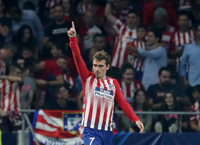 El Atlético de Madrid y el Brujas, durante el partido de la segunda jornada de la Liga de Campeones en el Metropolitano.