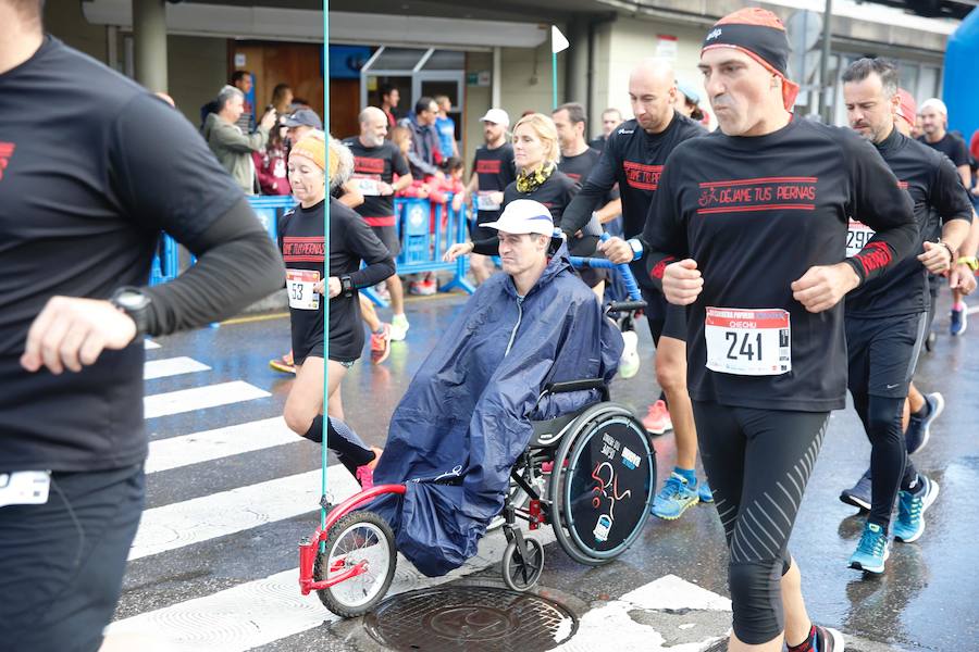 El Santa Olaya y el Grupo han vuelto a unirse este domingo por el deporte, con motivo de la carrera con la que cada temporada estrechan vínculos. Más de 600 corredores tomaron parte en la prueba. 