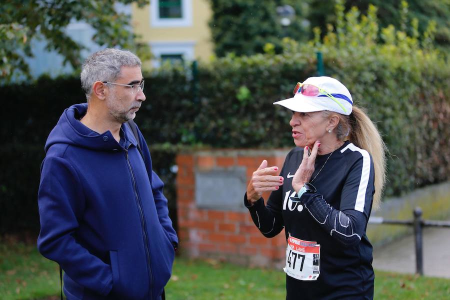 El Santa Olaya y el Grupo han vuelto a unirse este domingo por el deporte, con motivo de la carrera con la que cada temporada estrechan vínculos. Más de 600 corredores tomaron parte en la prueba. 