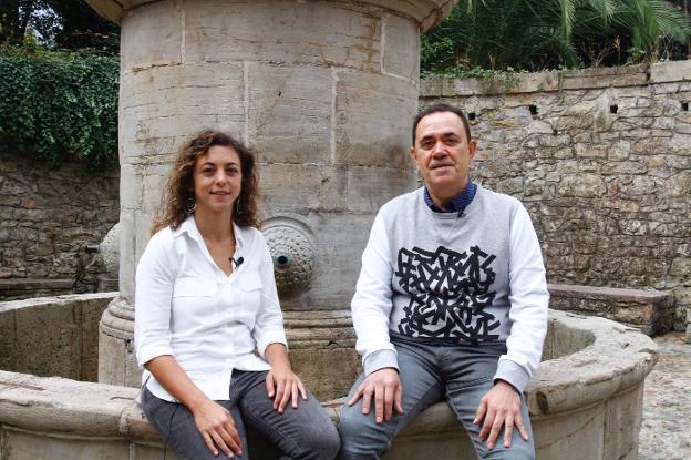 Tania González y Juan José Fernández, ayer en los caños de Rivero. 