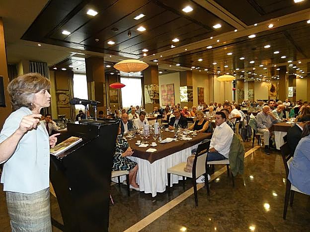 María Luisa Carcedo, en su intervención en el homenaje a Tino Antuña que tuvo lugar en Langreo . 