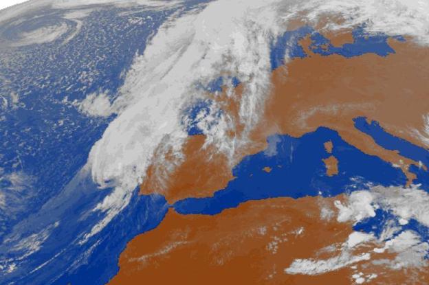 Imagen satélite del huracán Leslie acercándose a la península ibérica.