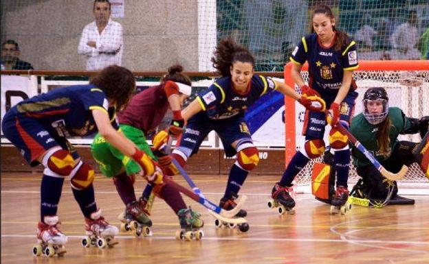 La gijonesa Sara González, en primer plano, en la final disputada el pasado sábado en el Pabellón de Mealhada.