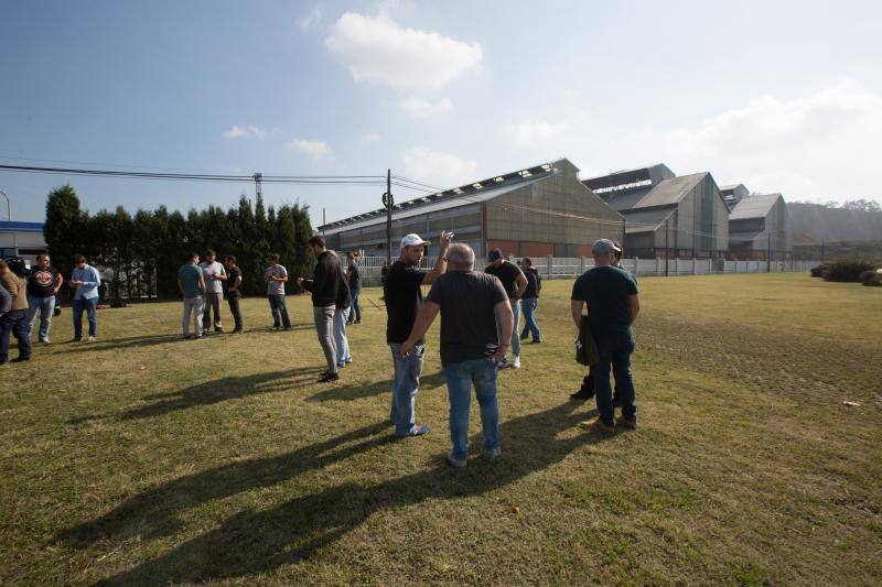 La multinacional ha comunicado a los comités de empresa de sus tres factorías españolas y al comité europeo su decisión de cerrar las instalaciones de Avilés y Coruña. 