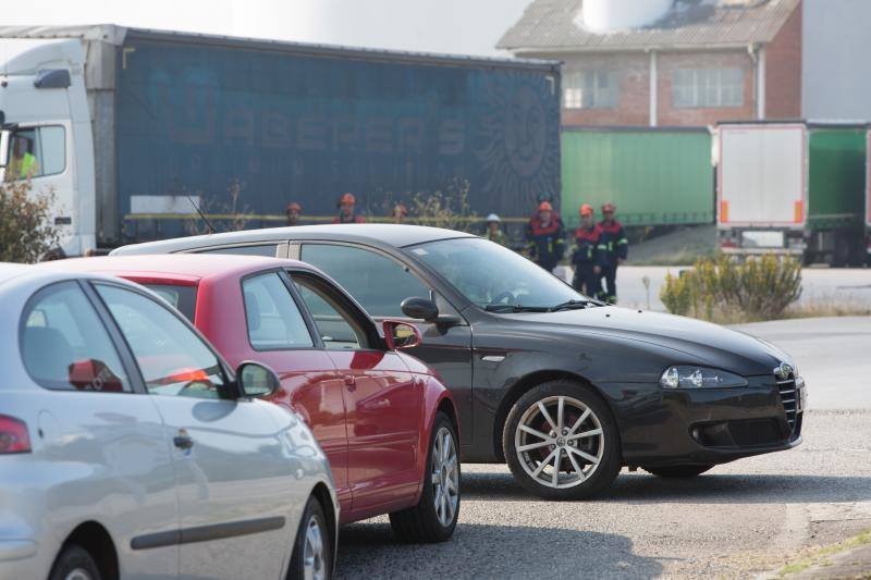 La multinacional ha comunicado a los comités de empresa de sus tres factorías españolas y al comité europeo su decisión de cerrar las instalaciones de Avilés y Coruña. 