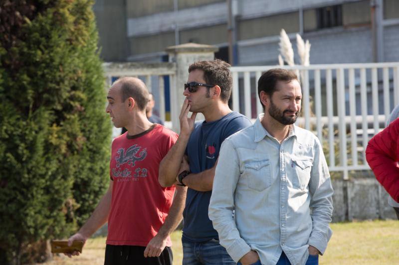 La multinacional ha comunicado a los comités de empresa de sus tres factorías españolas y al comité europeo su decisión de cerrar las instalaciones de Avilés y Coruña. 