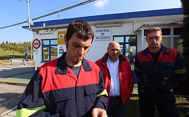 Alcoa pide a los trabajadores en un comunicado de 31 líneas mantener su «compromiso personal»