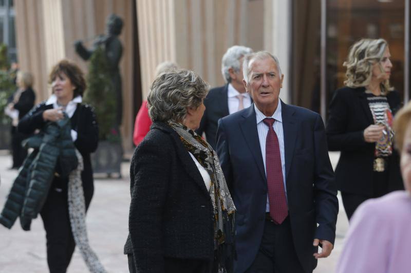 El recital en el Auditorio Príncipe Felipe ha sido el acto principal de la primera jornada de los Reyes en Asturias, que además ha contado con la asistencia de cuatro de los galardonados: Michael J. Sandel (Ciencias Sociales), Alma Guillermoprieto (Comunicación y Humanidades); la oceanógrafa Sylvia A. Earle (Concordia) y el paleontólogo sueco Svante Pääbo (Investigación Científica y Técnica).