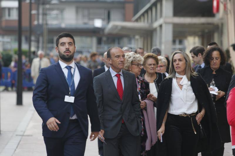 El recital en el Auditorio Príncipe Felipe ha sido el acto principal de la primera jornada de los Reyes en Asturias, que además ha contado con la asistencia de cuatro de los galardonados: Michael J. Sandel (Ciencias Sociales), Alma Guillermoprieto (Comunicación y Humanidades); la oceanógrafa Sylvia A. Earle (Concordia) y el paleontólogo sueco Svante Pääbo (Investigación Científica y Técnica).