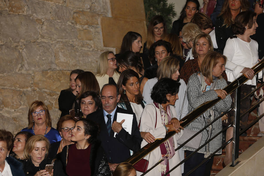 Don Felipe y doña Letizia acuden al Auditorio de Oviedo, en el que disfrutan de la interpretación de disfrutan de la interpretación del Stábat Mater a cargo de la Orquesta Sinfónica del Principado.