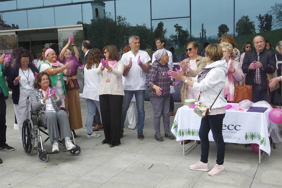 Las mujeres a las que se les diagnostica un cáncer de mama en el programa de detección precoz del Principado tienen mayor esperanza de vida que aquellas que no acuden a las pruebas de cribado, según ha destacado la Consejería de Sanidad con motivo del Día Mundial de esta enfermedad.