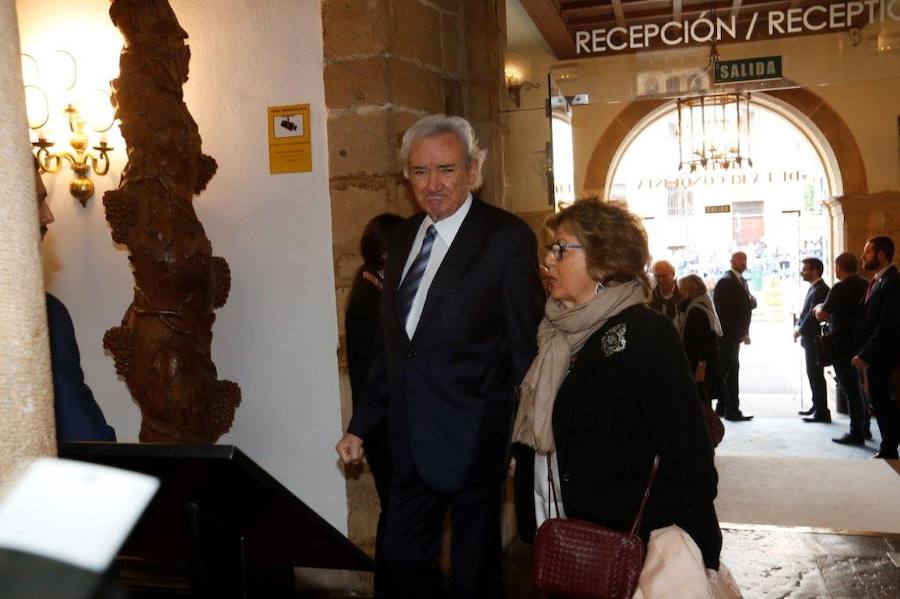 Los premiados, los patronos, los invitados a la ceremonia en el ámbito político, económico o social han pasado por el hotel ovetense durante esta jornada compartiendo charlas.