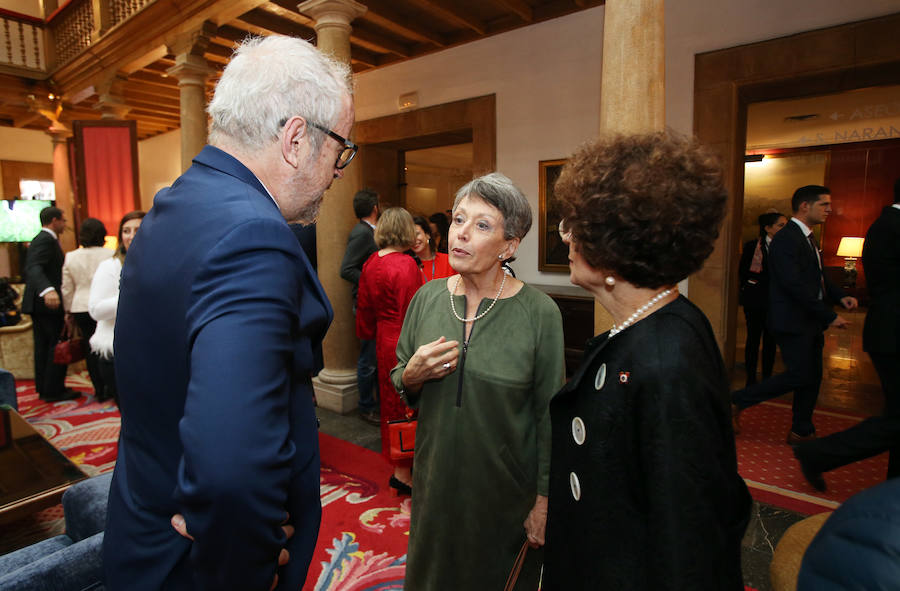 Los premiados, los patronos, los invitados a la ceremonia en el ámbito político, económico o social han pasado por el hotel ovetense durante esta jornada compartiendo charlas.