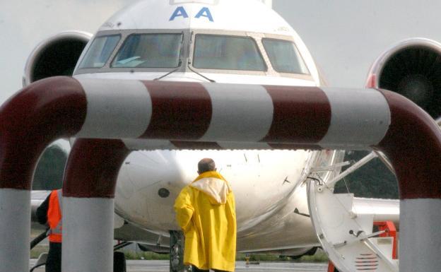 Un avión de Air Nostrum, en el aeropuerto asturiano. 