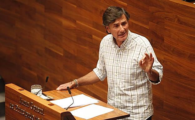 Podemos a Javier Fernández: «Negociaremos el presupuesto pese a que usted va a hacer todo lo posible por impedir el acuerdo»