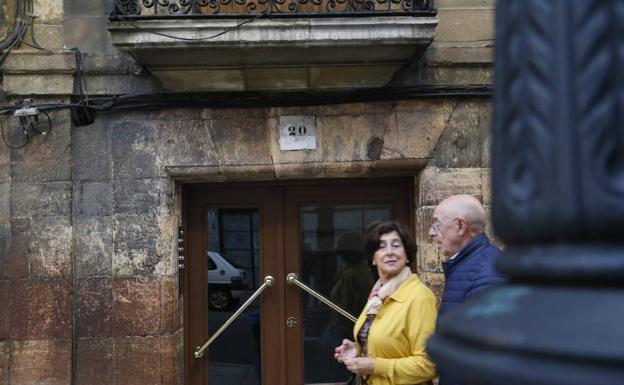 Portal de la casa familiar. 