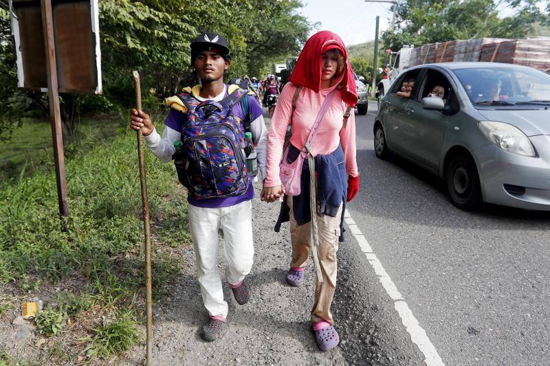 Trump alerta que la caravana de migrantes que partió con miles de personas de San Pedro Sula, en Honduras, el 13 de octubre, constituye una emergencia nacional, y amenazó con cerrar totalmente la frontera. 