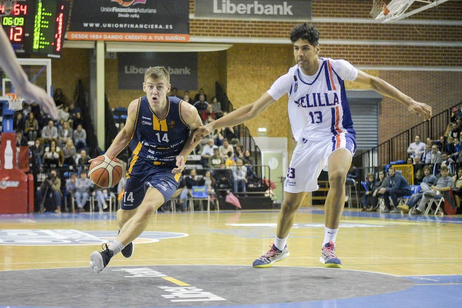 El Liberbank Oviedo sigue sin experimentar la victoria en Pumarín