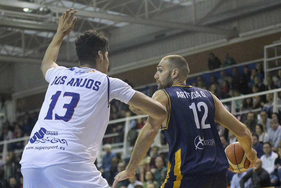 El Liberbank Oviedo sigue sin experimentar la victoria en Pumarín