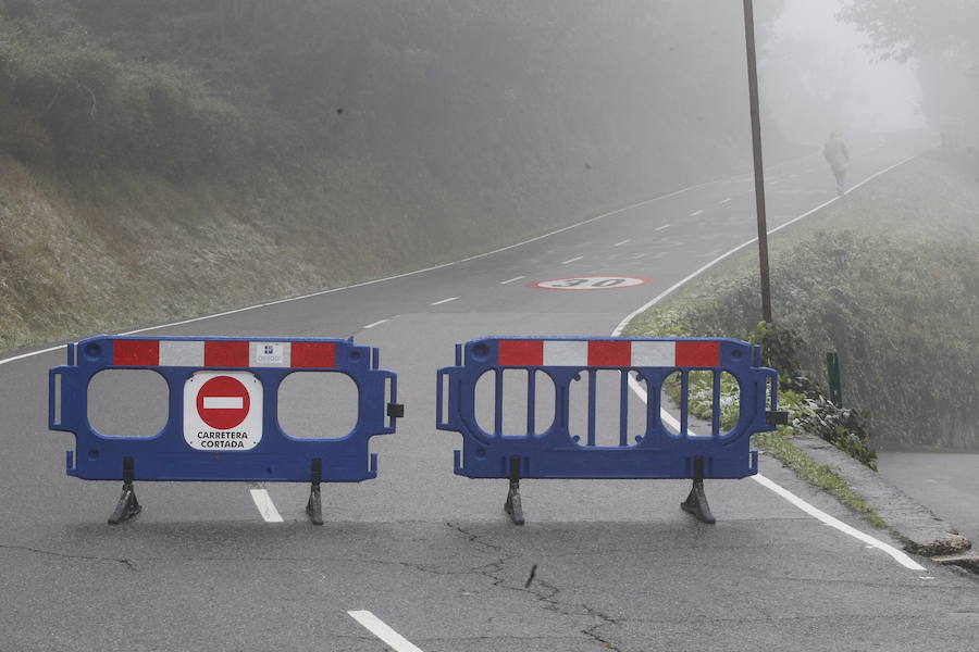 El Naranco en Oviedo ha sido testigo de las primeras nieves en la capital del Principado