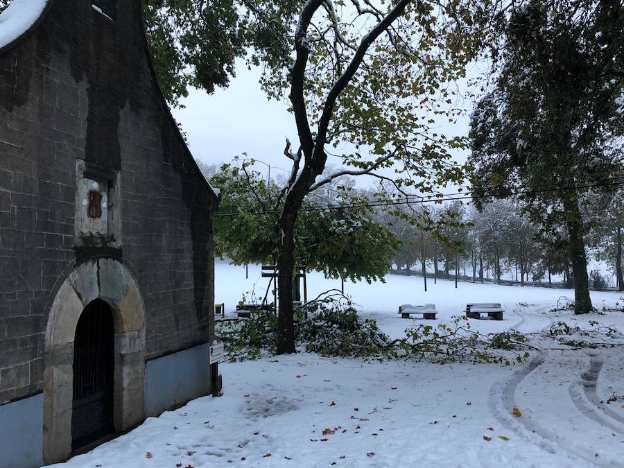 En líneas generales, la semana vendrá protagonizada por más inestabilidad hacia el oeste y menos probabilidad de lluvias hacia el oriente. Las temperaturas serán más altas y la cota de nieve será superior a los 1200/1400 metros