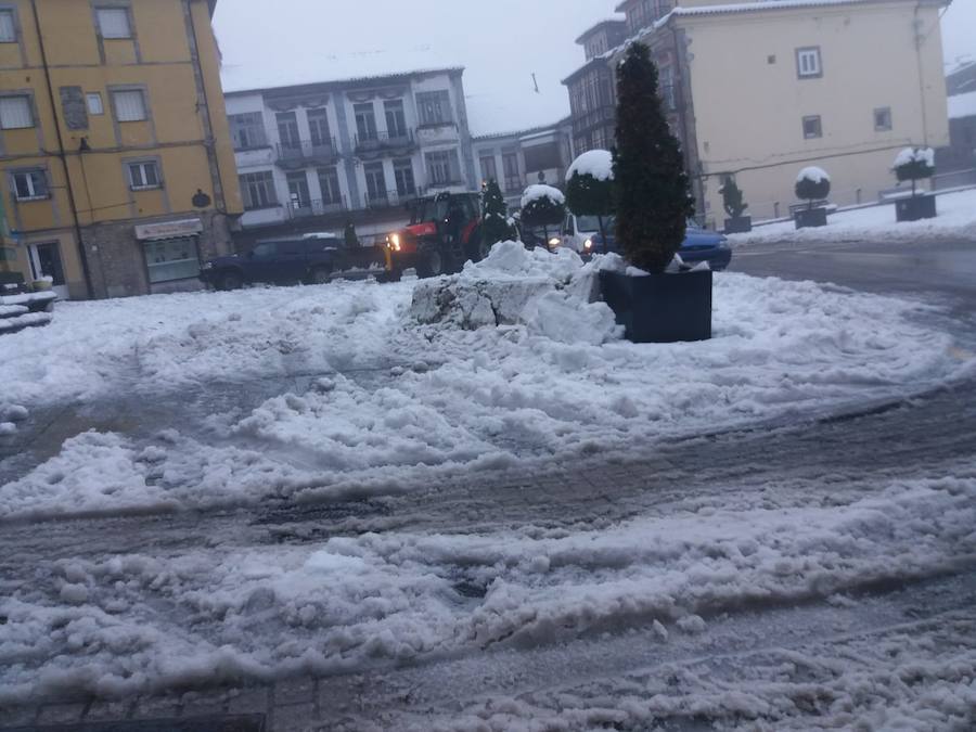 En líneas generales, la semana vendrá protagonizada por más inestabilidad hacia el oeste y menos probabilidad de lluvias hacia el oriente. Las temperaturas serán más altas y la cota de nieve será superior a los 1200/1400 metros