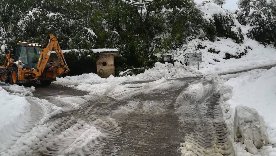 En líneas generales, la semana vendrá protagonizada por más inestabilidad hacia el oeste y menos probabilidad de lluvias hacia el oriente. Las temperaturas serán más altas y la cota de nieve será superior a los 1200/1400 metros