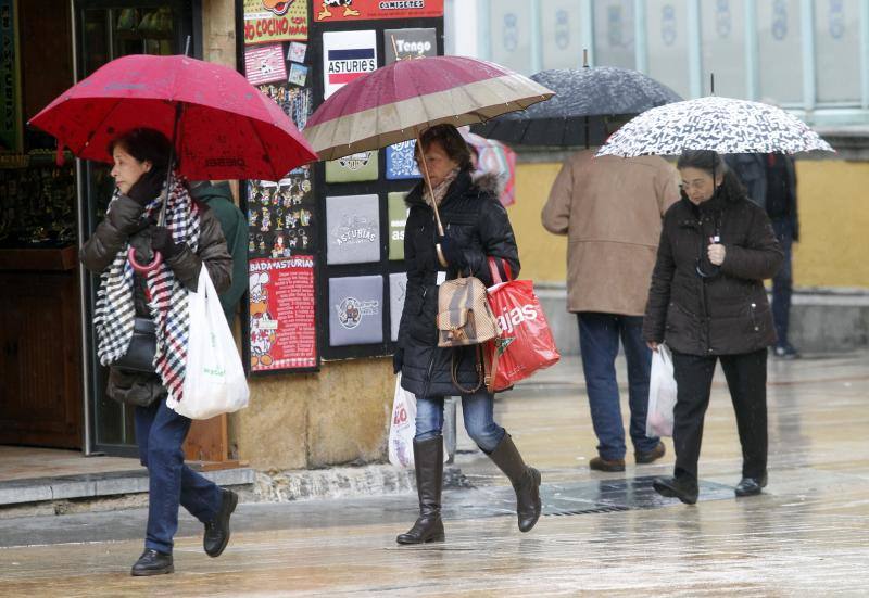 En líneas generales, la semana vendrá protagonizada por más inestabilidad hacia el oeste y menos probabilidad de lluvias hacia el oriente. Las temperaturas serán más altas y la cota de nieve será superior a los 1200/1400 metros