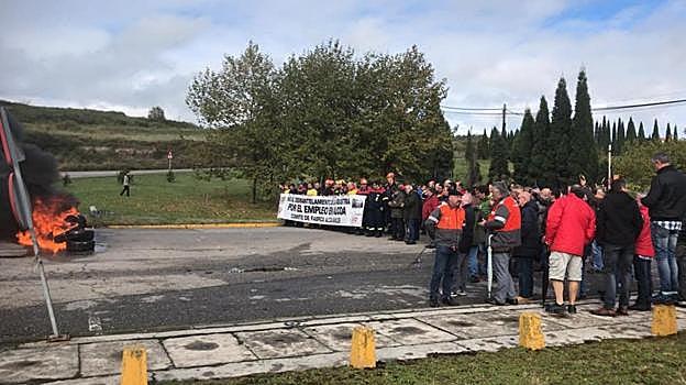 Alcoa remite el ERE al comité y presiona con un plazo de 30 días para los despidos