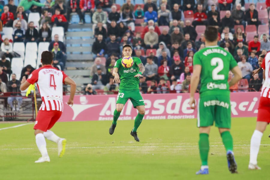 El conjunto rojiblanco no consiguió puntuar en el Estadio de los Juegos Mediterráneos. 