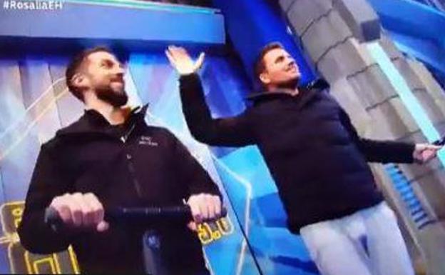 David Broncano y Dani Martín se cuelan en directo en 'El Hormiguero'