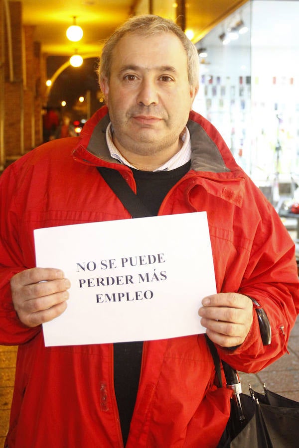 Alfonso López Pulido. Siderúrgico. «Nunca debió privatizarse la empresa. Ahora se ha perdido el dinero y una industia tan importante».