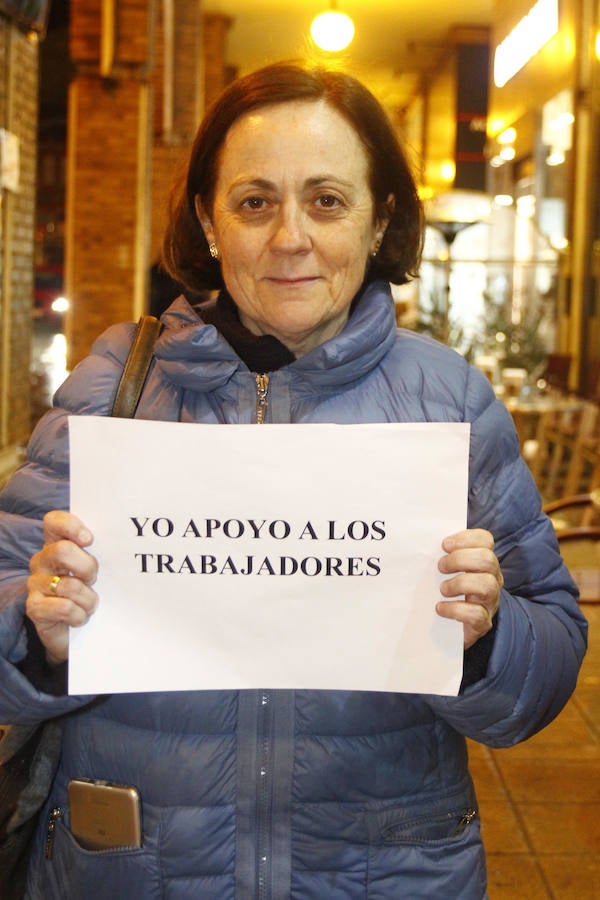 María Luisa Tamayo. Médico. «Hay que buscar una solución para los trabajadores; no los pueden dejar así»