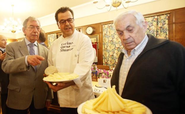 Lecciones sobre un queso de oveja con cinco medallas