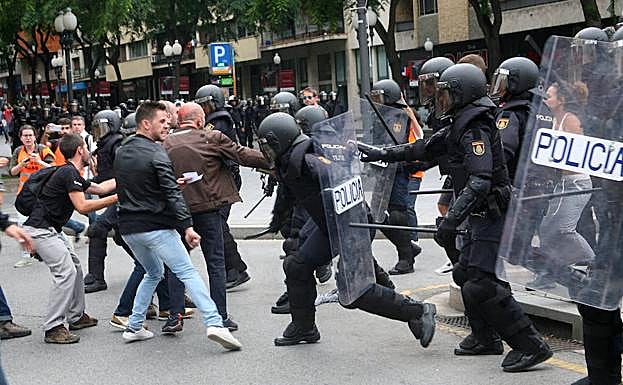 La Audiencia de Barcelona califica de «excesiva» la actuación policial del 1-O