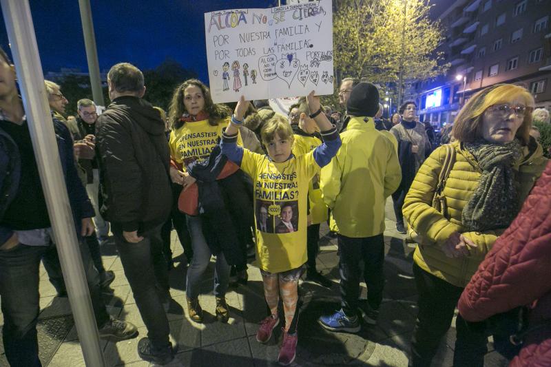 50.000 manifestantes, según la organización, defendieron el futuro de las dos plantas de aluminio en una jornada «histórica» para la industria asturiana