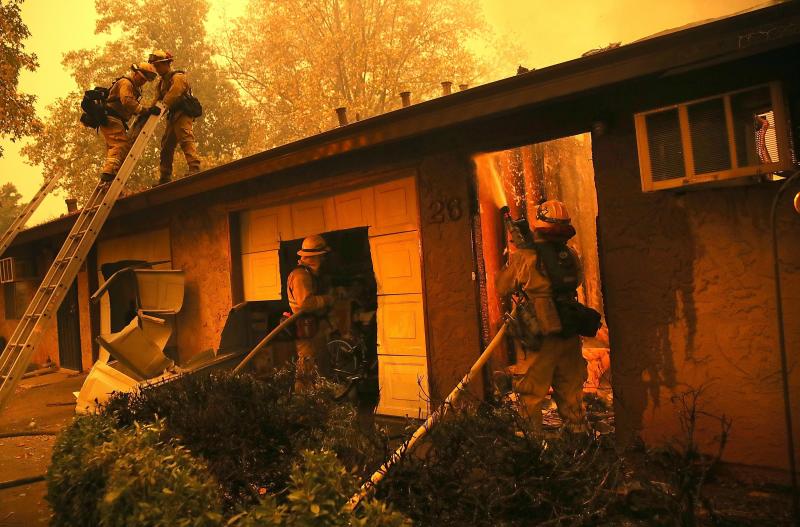 El condado de Buttle es hasta ahora el más afectado, con Camp Fire arrasando con 280 kilómetros cuadrados. Al menos cinco personas han perdido la vida al verse atrapadas por las llamas