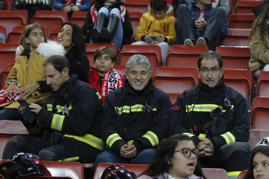 Fotos: ¿Estuviste en el Sporting 2-2 Málaga? ¡Búscate!