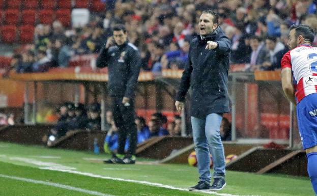 Baraja dirigirá al Sporting en el derbi