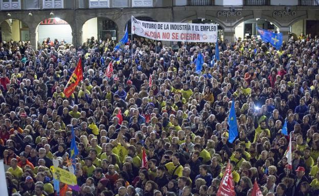 Alcoa acudirá con las plantas de Avilés y La Coruña a la próxima subasta eléctrica