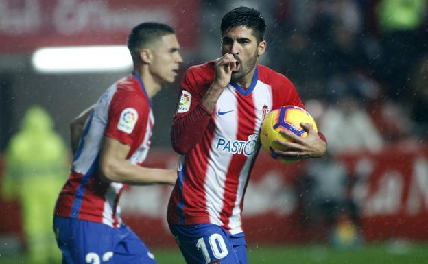 Carmona, tras marcar uno de los goles en el encuentro contra el Málaga.