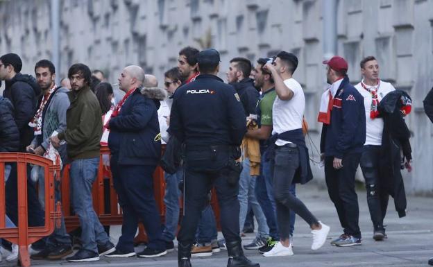 Derbi Oviedo - Sporting: Encuentro de las aficiones del Oviedo y del Sporting en el Tartiere