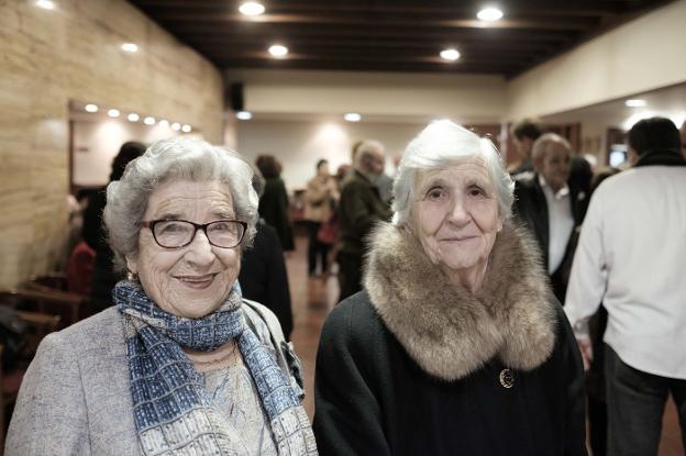 Las dos homenajeadas, durante la comida. 